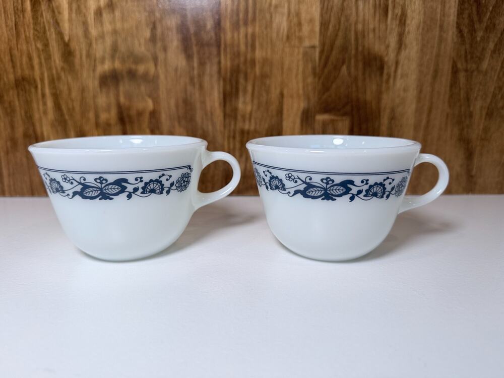 Vintage Pyrex Old Town Blue Onion 1410 Coffee Tea Cups Set of 2 Milk Glass USA